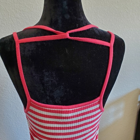 ♡♡♡♡♡ NWOT Criss- cross back top - Picture 3 of 11